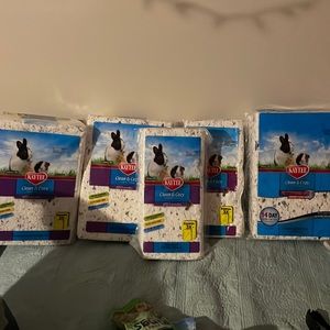 COPY - Kaytee clean and cozy bedding. 2 lrg and 1 sm lavender, 1 lrg extreme od…